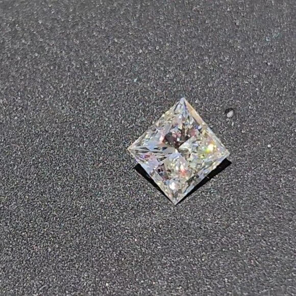IGI Certified 2.56ct Princess Cut Lab Diamond - Picture 1 of 4